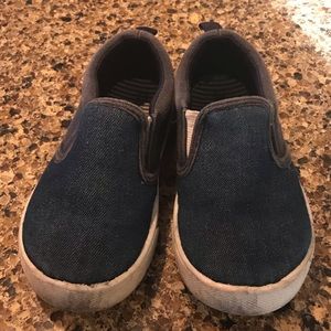 Osh Kosh size 8 slip on shoes